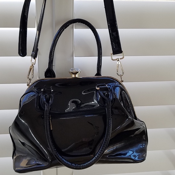 BLK PATENT LEATHER SATCHEL W/ FAUX DIAMOND CLASP - Picture 1 of 1